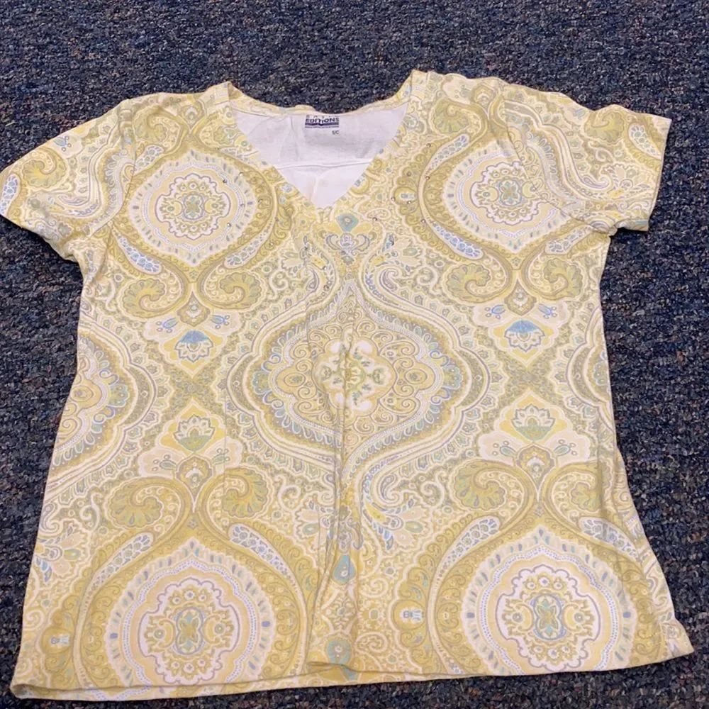 Basic Editions Jeweled Tee sz. S